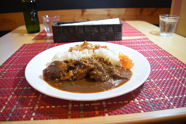 お肉たっぷりビーフカレー
